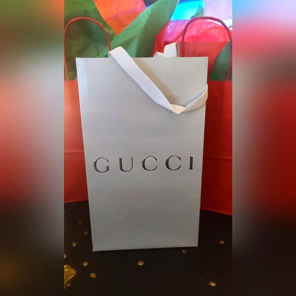 Authentic S/M Gucci Giftbag/Shopping Bag - This Season's - Picture 3 of 3